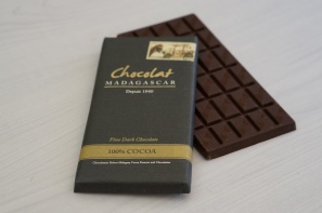 Chocolat Madagascar Dark 100 percent Cocoa 008.jpg